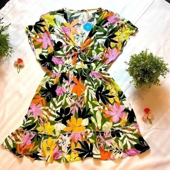 Cupshe Cute Floral Ruffle Tie Front Dress or Cover-up NWT Size L - Picture 10 of 15